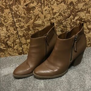 Brown Ankle Boots with Smooth Leather and Medium Height Heel